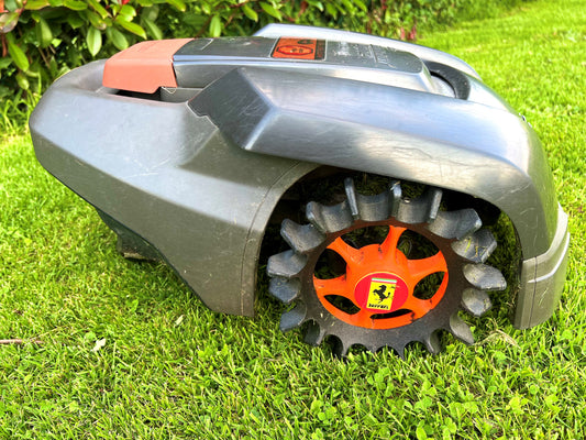 2 Ferrari-badges voor aangepaste Husqvarna Automower-wielen met diameters van 210 en 250 mm